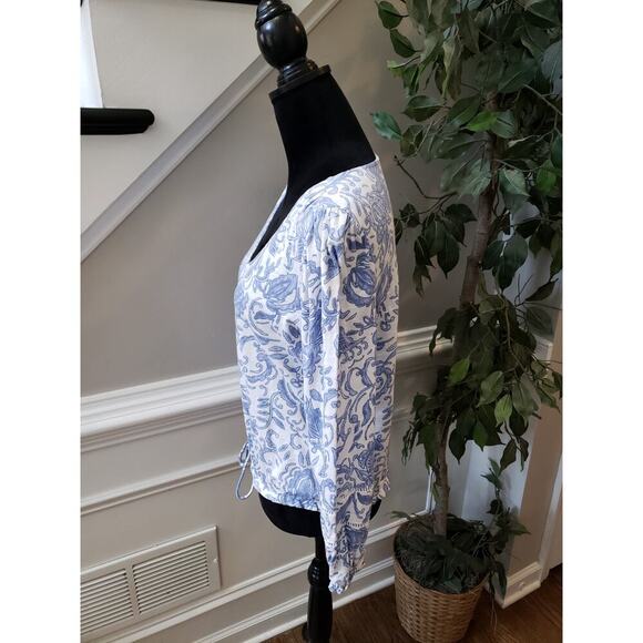 Women's INC Concepts Blue White Floral Print Top V Neck Drawstring Hem Small - Picture 8 of 13